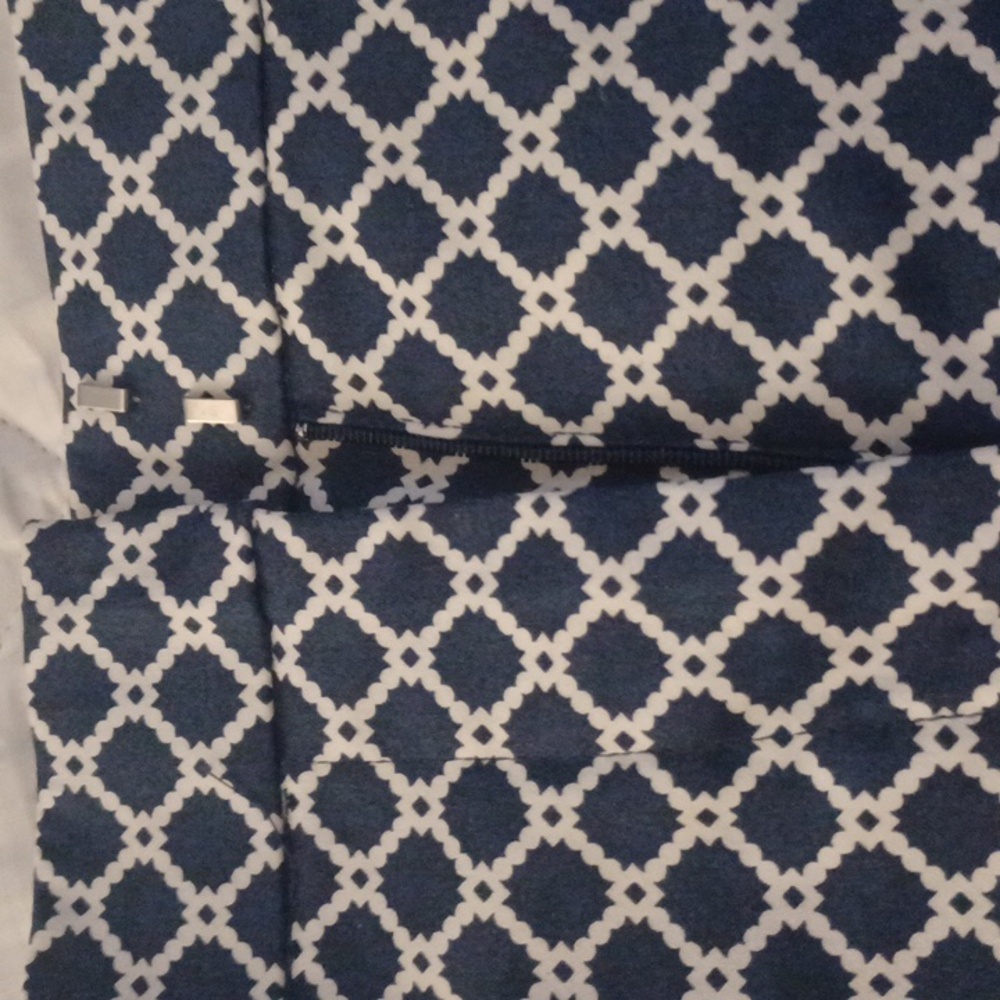 Elegant Blue and White Patterned pants - Picture 5 of 5